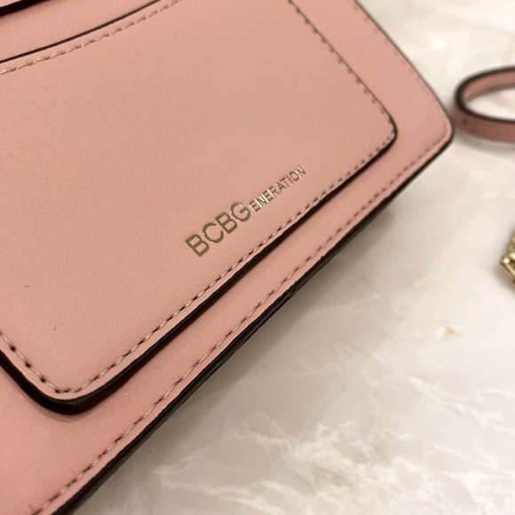 🎉HP🎉 Cutest little pink bag - Picture 3 of 4